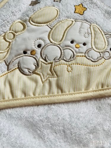 Kapucnis pamut törölköző babáknak – természetes vanília árnyalatban