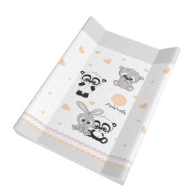 Cuki Állatok pelenkázólap – szürke alapon pasztell szívecskés, nagyszemű kisállatokkal, puha peremes, 70×50 cm