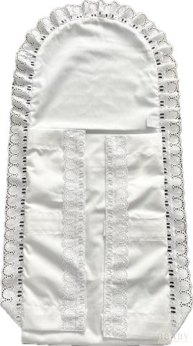 Hagyományos pólyahuzat madeira csipkével – klasszikus elegancia és biztonság minden pillanatban