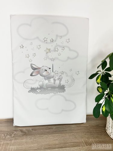 Sík pelenkázólap 50x70 – Nyuszi Bűbáj mintával | Puha, vízlepergető alátét kisbabáknak