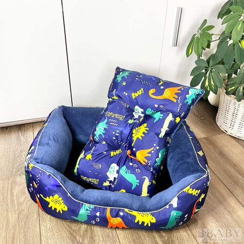 Dínó S kutyafekhely – Kicsi kuckó 2–5 kg-ig | Sötétkék plüss belső, dínós vízlepergető huzattal