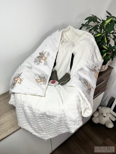 MackóPilóta – Babatakaró hordozóba 88×88 cm | Repülős macis pamut, krém wellsoft, kapucnis, övátbújós kialítás