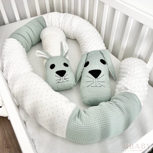 Little Bunny szundi hengerpárna – nyuszi figura, menta waffle pamutból, babáknak készült, mosható kivitel