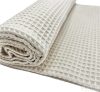 Bézs waffle babatakaró 70x90 cm – légáteresztő pamut takaró babáknak