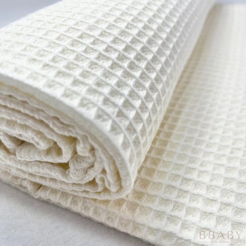 Vanília waffle babatakaró 70x90 cm – légáteresztő pamut takaró babáknak