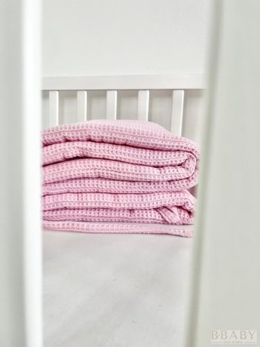 Rózsaszín waffle pamut kiságy rácsvédő 200x30 cm – bbaby