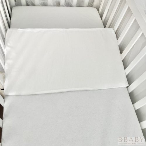 Reflux párna – Tiszta Pihenés | Fehér színű, természetes kényelem a baba alvásához